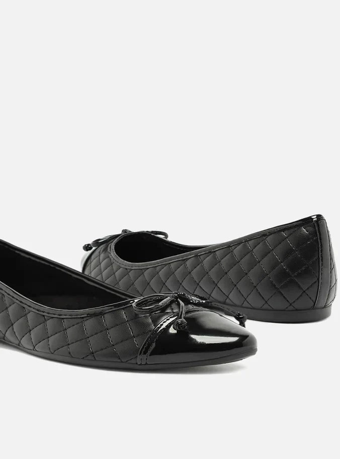 Sapatilha Bico Fino Matelassê Biqueira Verniz Preta