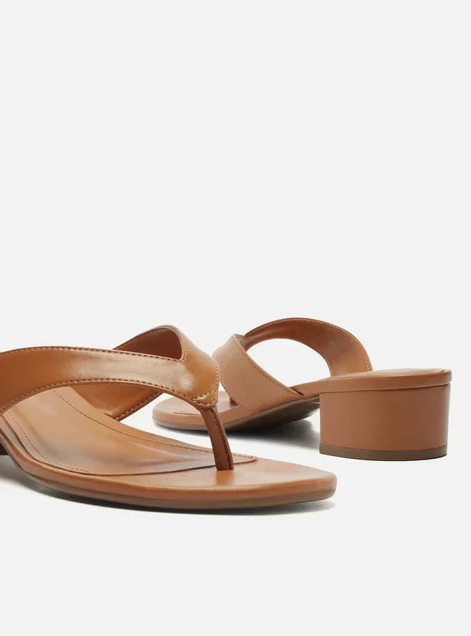 Tamanco Marrom Salto Baixo Tiras Flip Flop