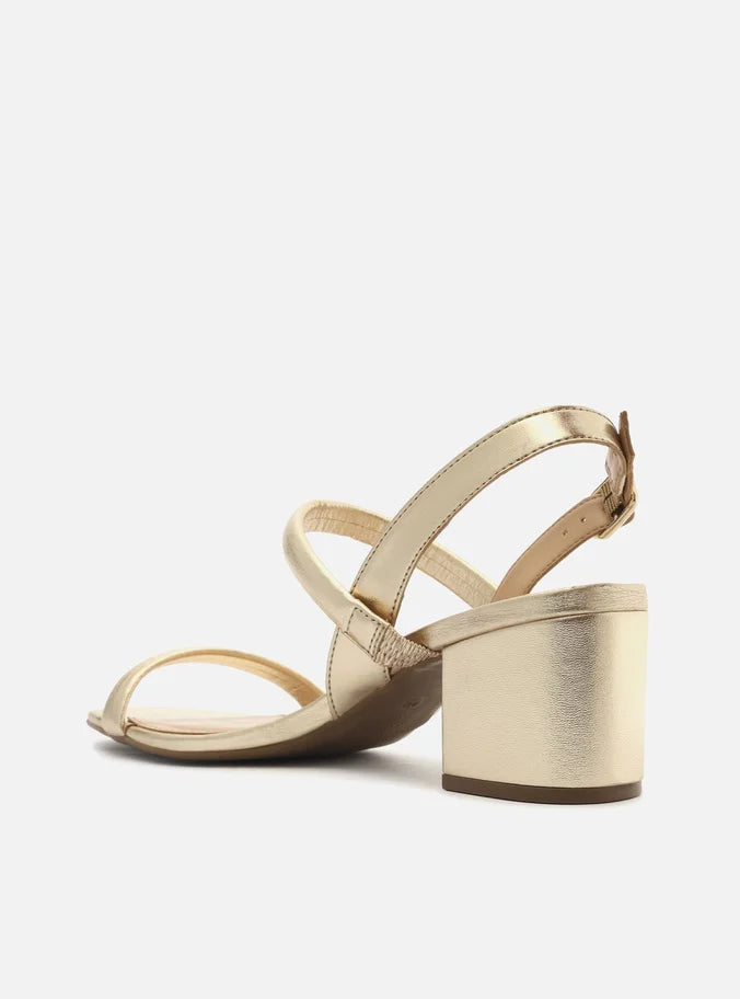 Sandália Metalizada Tiras Bombadas Salto Bloco