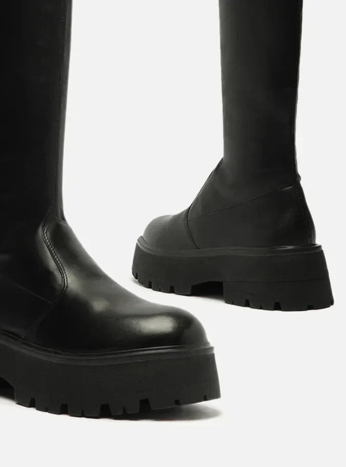 Bota Over The Knee Preta Tratorada