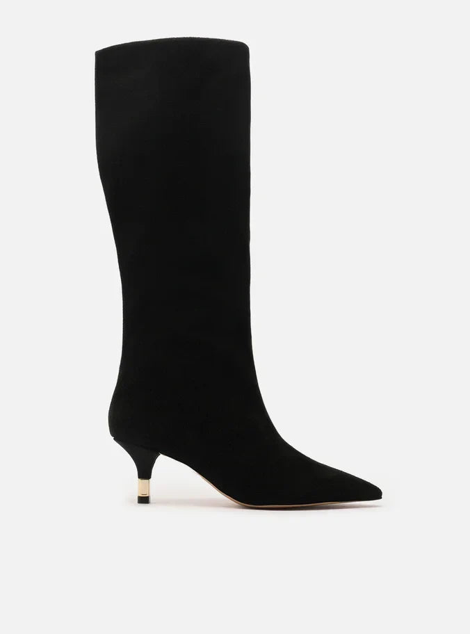 Bota Preta Acamurçada Cano Médio Salto Fino