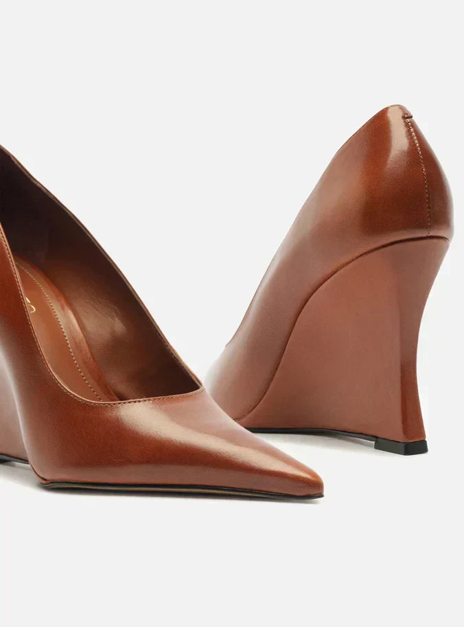 Scarpin Caramelo Couro Salto Anabela Bico Fino