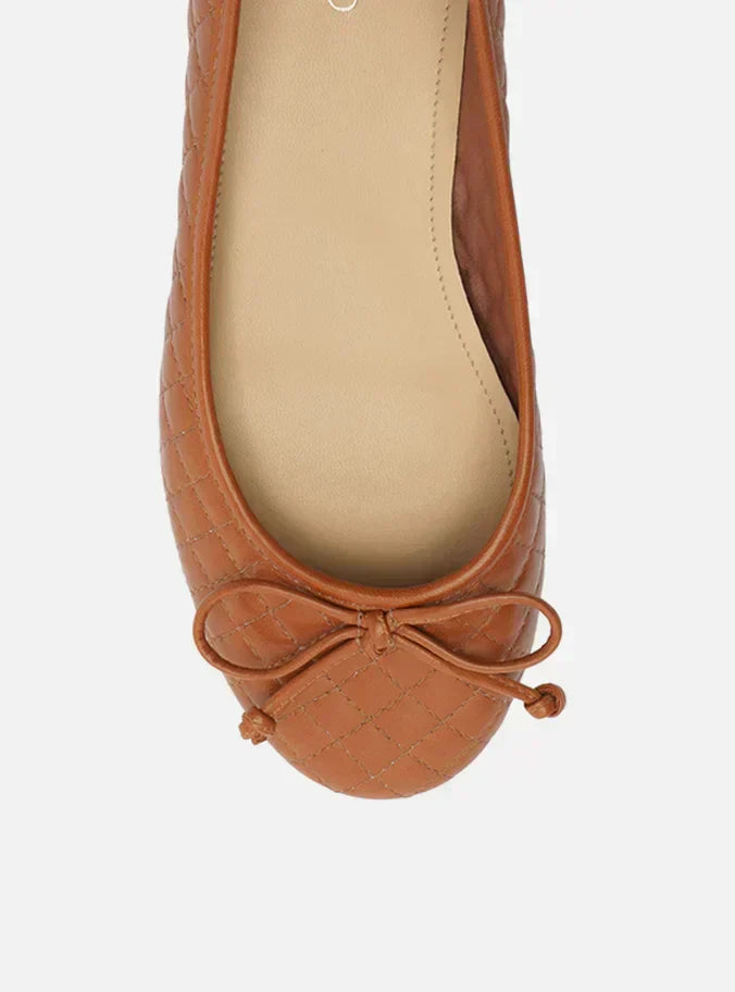 Sapatilha Marrom Matelassê Bico Redondo Laço