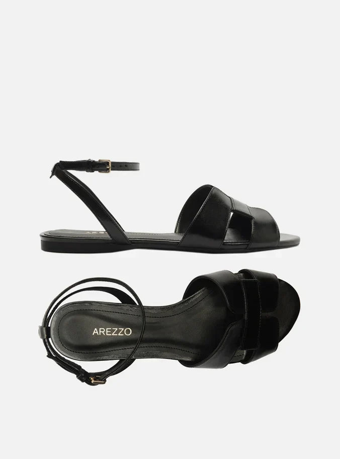 Rasteira Preta Couro Tira Vazada Fivela