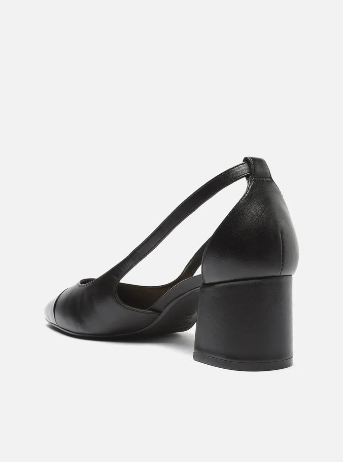 Scarpin Preto Couro Salto Bloco Vazado Verniz