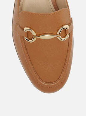 Mule Marrom Couro Bridão Metálico Básica