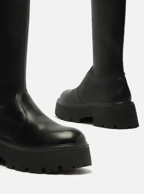 Bota Over The Knee Preta Tratorada