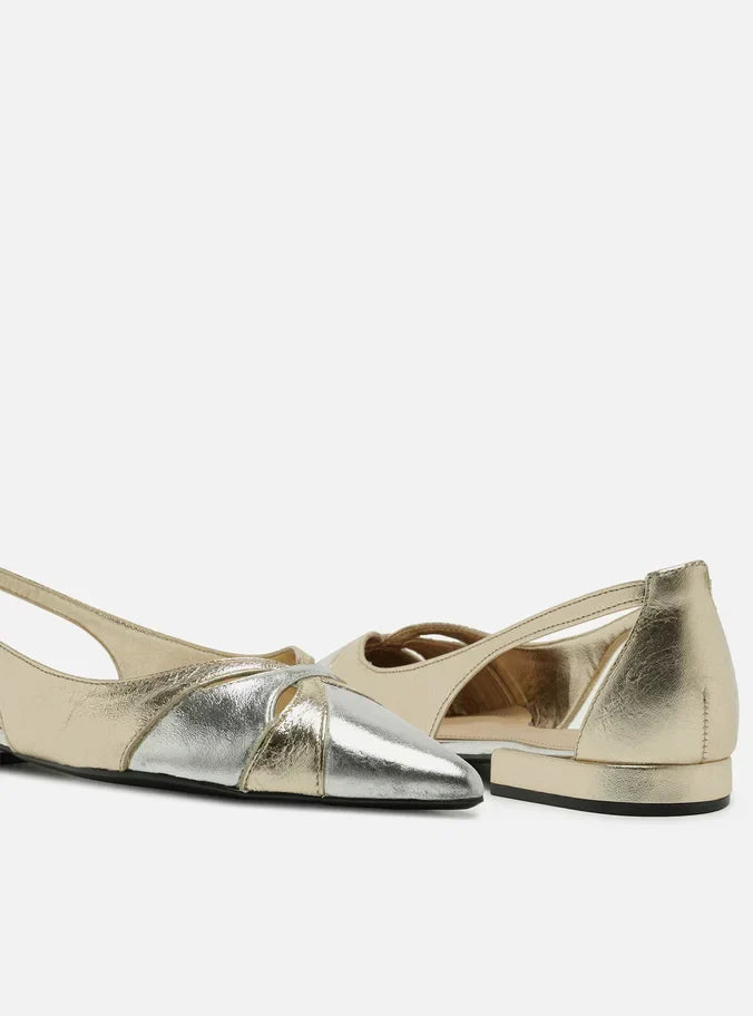 Sapatilha Dourada Couro Bico Fino Vazada Bicolor