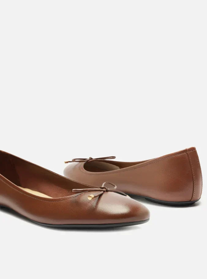 Sapatilha Marrom Couro Bico Redondo Lacinho