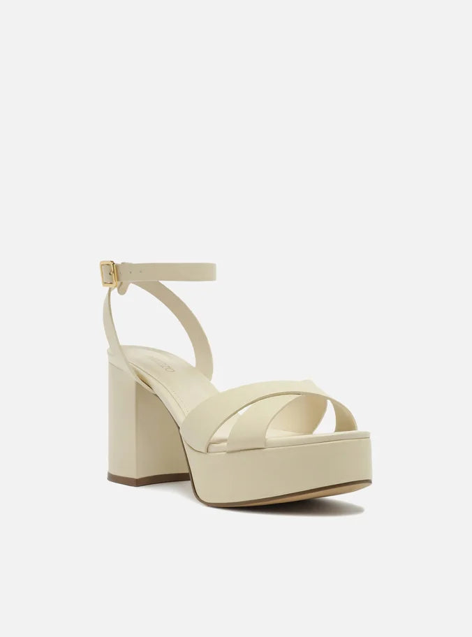 Sandália Off-White Salto Meia Pata Bloco