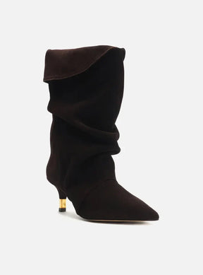 Bota Marrom Café Suede Cano Médio Salto Fino Slouch