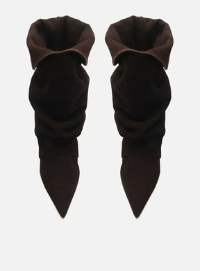 Bota Marrom Café Suede Cano Médio Salto Fino Slouch