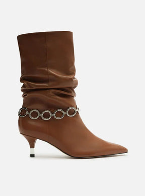 Bota Marrom Couro Salto Fino Slouchy Metais