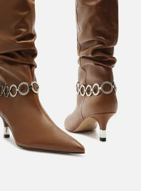 Bota Marrom Couro Salto Fino Slouchy Metais